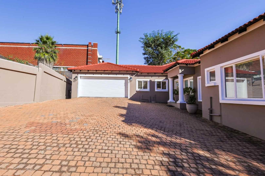 4 Bedroom Property for Sale in Waterkloof Ridge Gauteng
