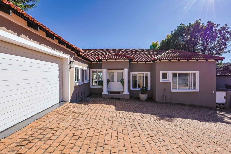4 Bedroom Property for Sale in Waterkloof Ridge Gauteng