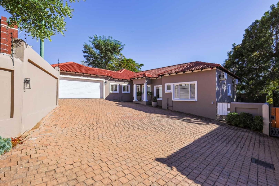 4 Bedroom Property for Sale in Waterkloof Ridge Gauteng