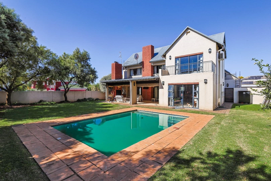 4 Bedroom Property for Sale in Silverwoods Country Estate Gauteng