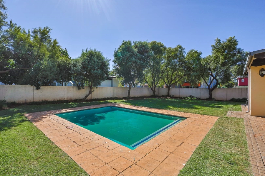 4 Bedroom Property for Sale in Silverwoods Country Estate Gauteng