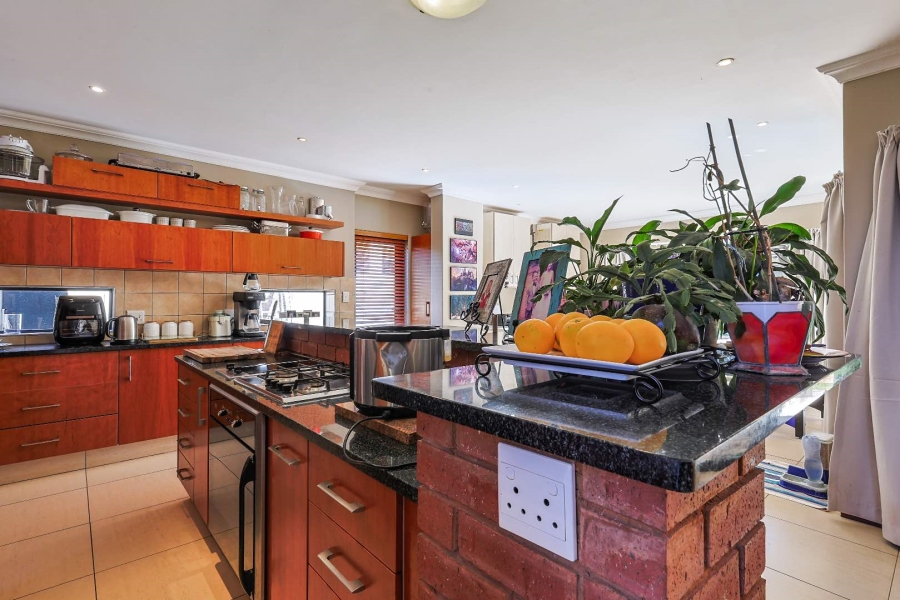 4 Bedroom Property for Sale in Silverwoods Country Estate Gauteng