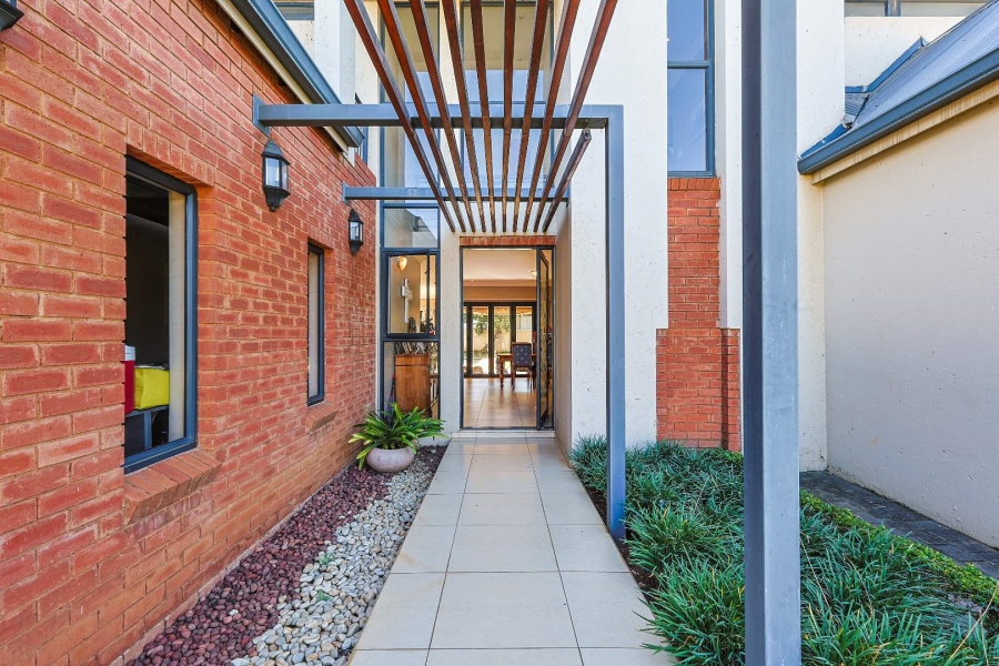 4 Bedroom Property for Sale in Silverwoods Country Estate Gauteng