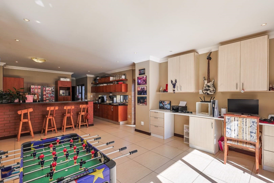 4 Bedroom Property for Sale in Silverwoods Country Estate Gauteng