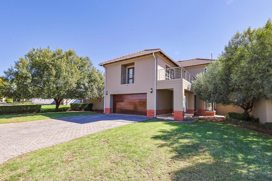 4 Bedroom Property for Sale in Silverwoods Country Estate Gauteng