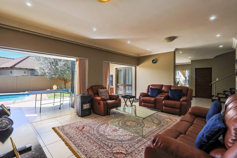 4 Bedroom Property for Sale in Silverwoods Country Estate Gauteng