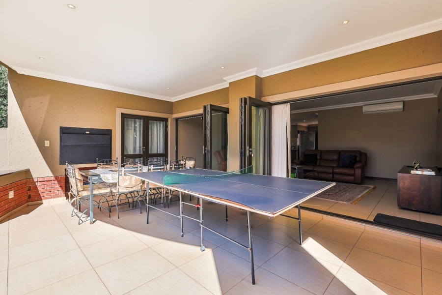 4 Bedroom Property for Sale in Silverwoods Country Estate Gauteng