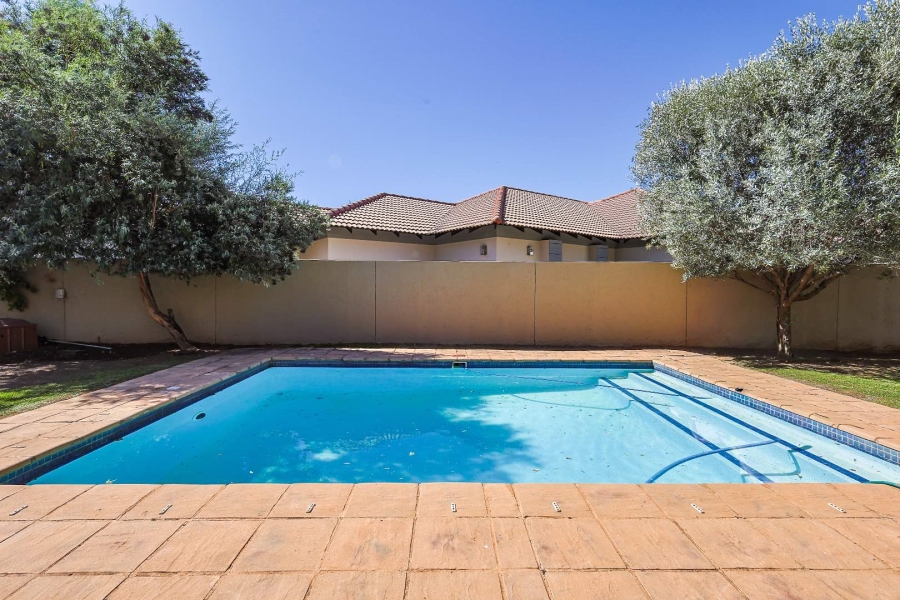 4 Bedroom Property for Sale in Silverwoods Country Estate Gauteng