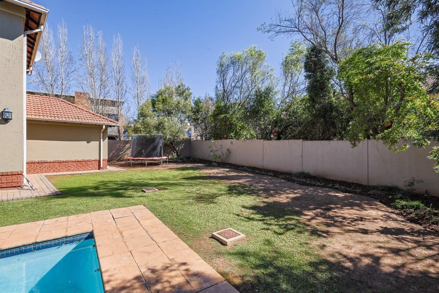 4 Bedroom Property for Sale in Silverwoods Country Estate Gauteng