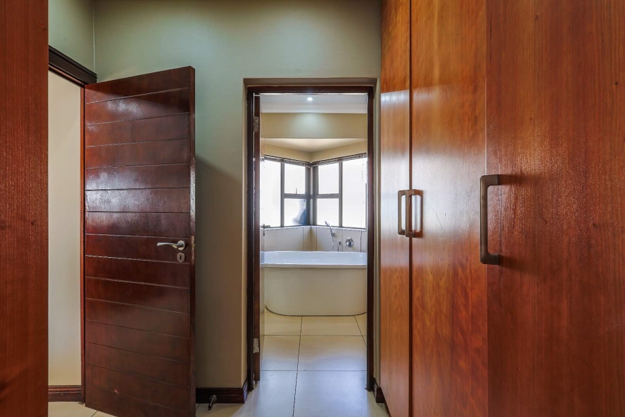 4 Bedroom Property for Sale in Silverwoods Country Estate Gauteng