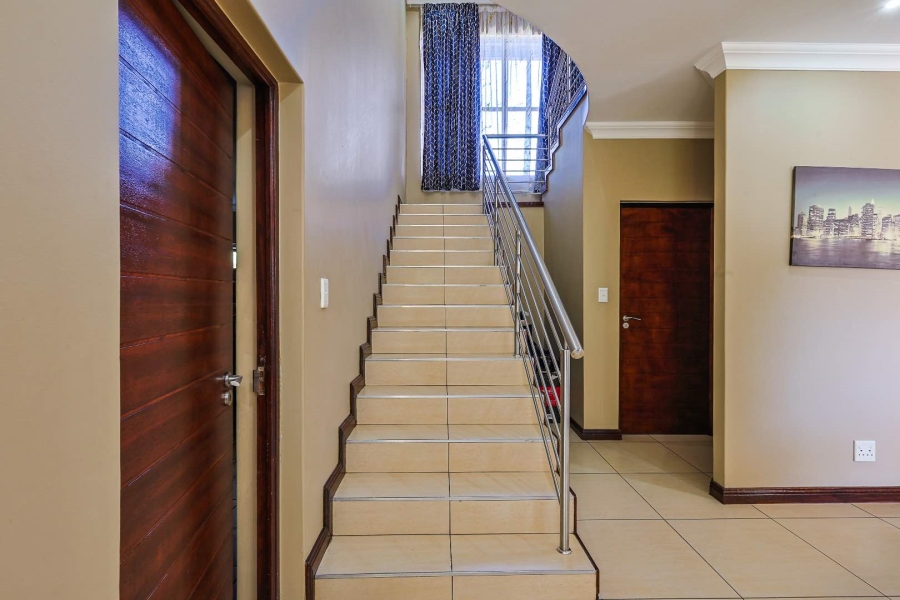 4 Bedroom Property for Sale in Silverwoods Country Estate Gauteng