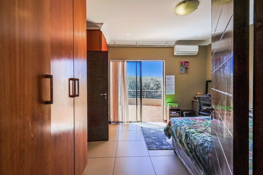 4 Bedroom Property for Sale in Silverwoods Country Estate Gauteng