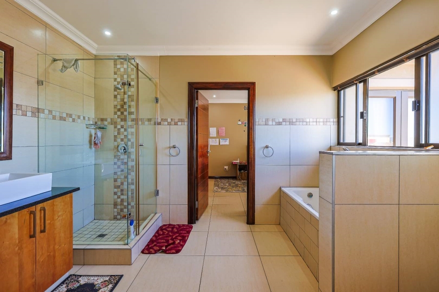 4 Bedroom Property for Sale in Silverwoods Country Estate Gauteng