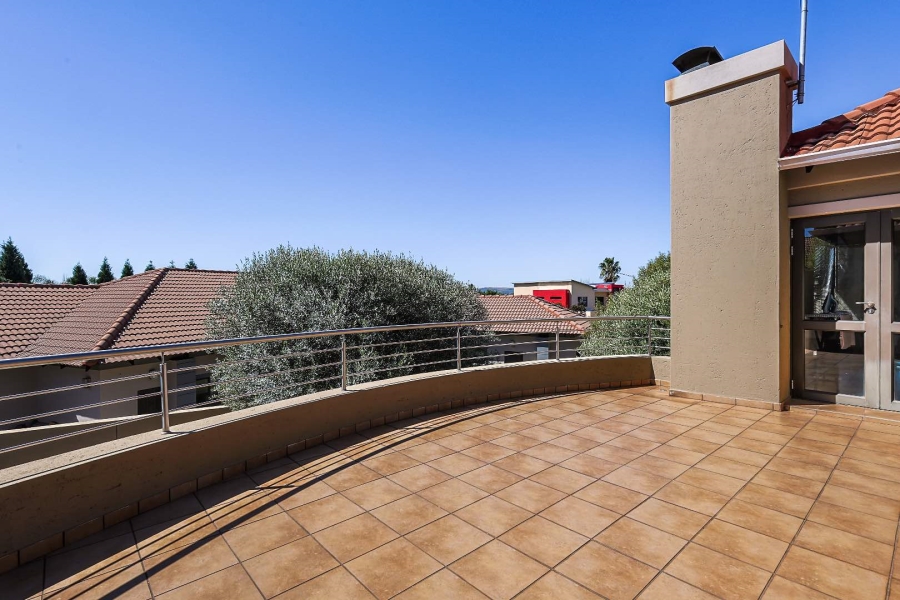 4 Bedroom Property for Sale in Silverwoods Country Estate Gauteng