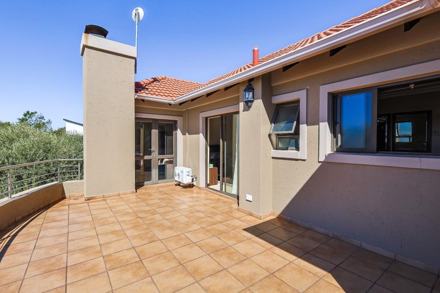 4 Bedroom Property for Sale in Silverwoods Country Estate Gauteng