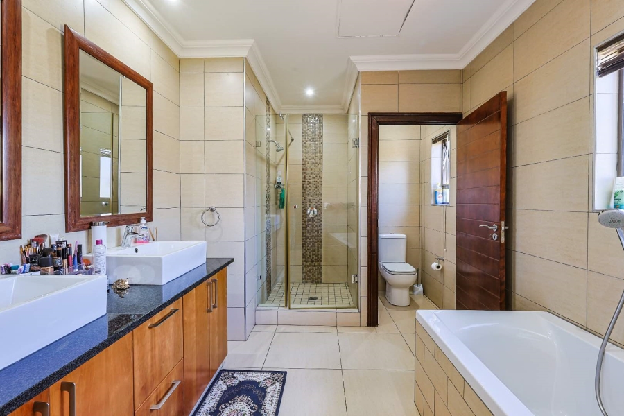 4 Bedroom Property for Sale in Silverwoods Country Estate Gauteng
