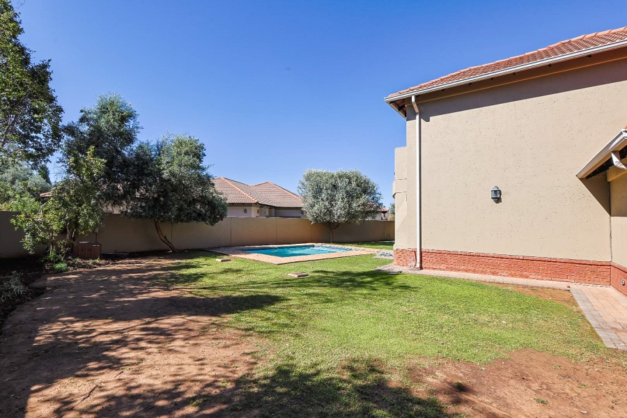 4 Bedroom Property for Sale in Silverwoods Country Estate Gauteng