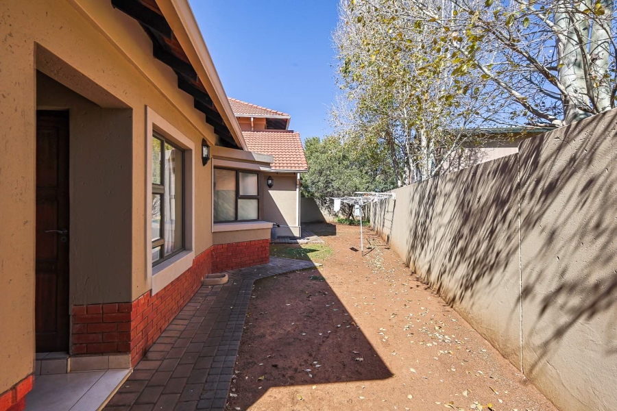 4 Bedroom Property for Sale in Silverwoods Country Estate Gauteng