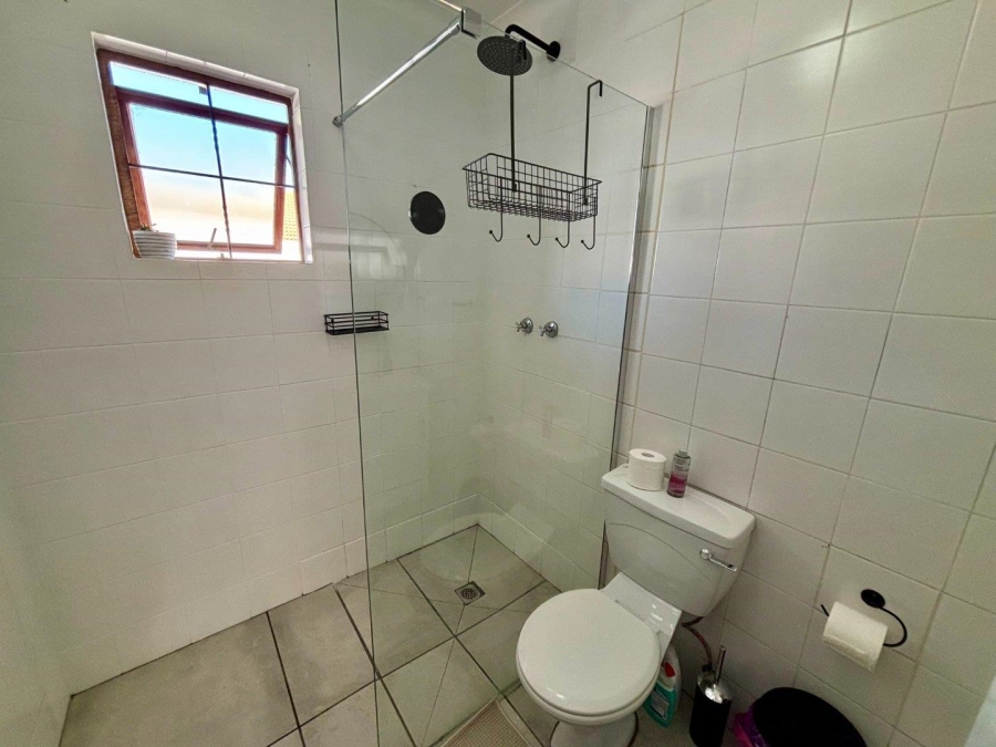 2 Bedroom Property for Sale in Die Wilgers Gauteng