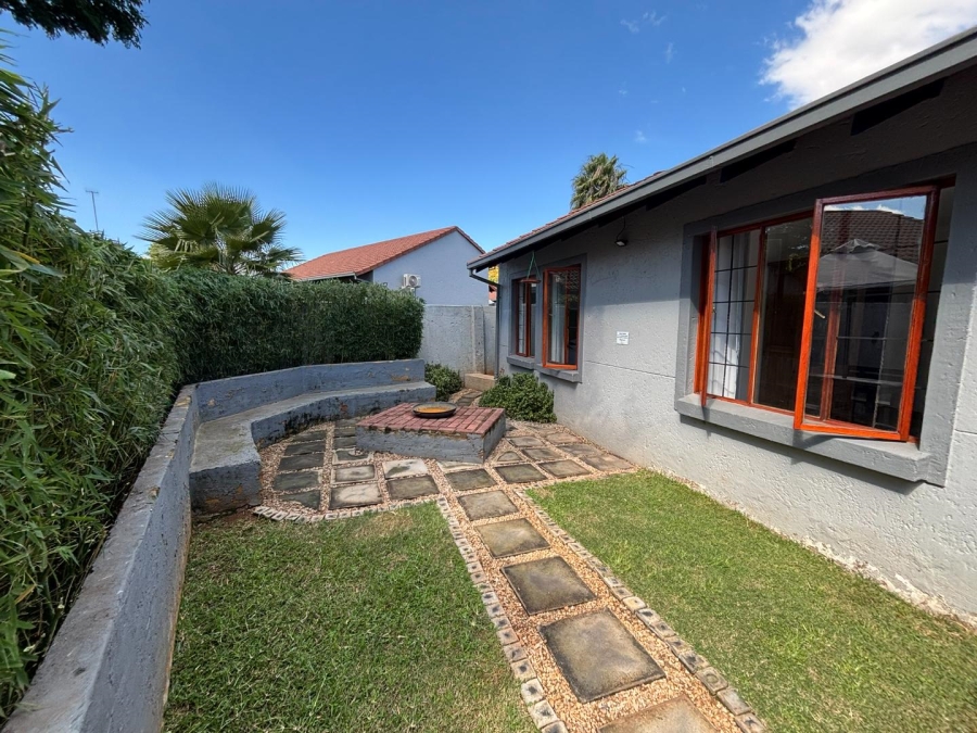 2 Bedroom Property for Sale in Die Wilgers Gauteng