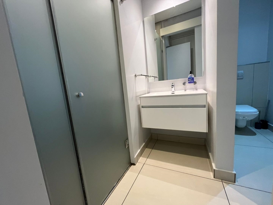 2 Bedroom Property for Sale in Hurlingham Gauteng