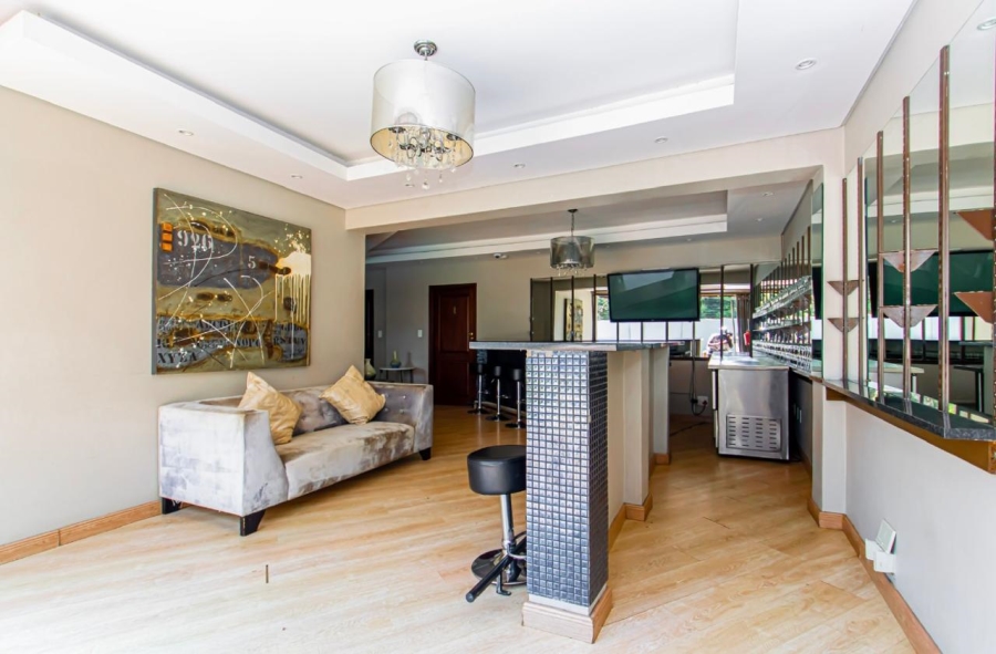 7 Bedroom Property for Sale in Houghton Gauteng