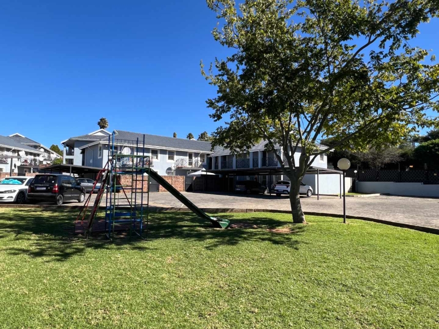 2 Bedroom Property for Sale in Weltevreden Park Gauteng