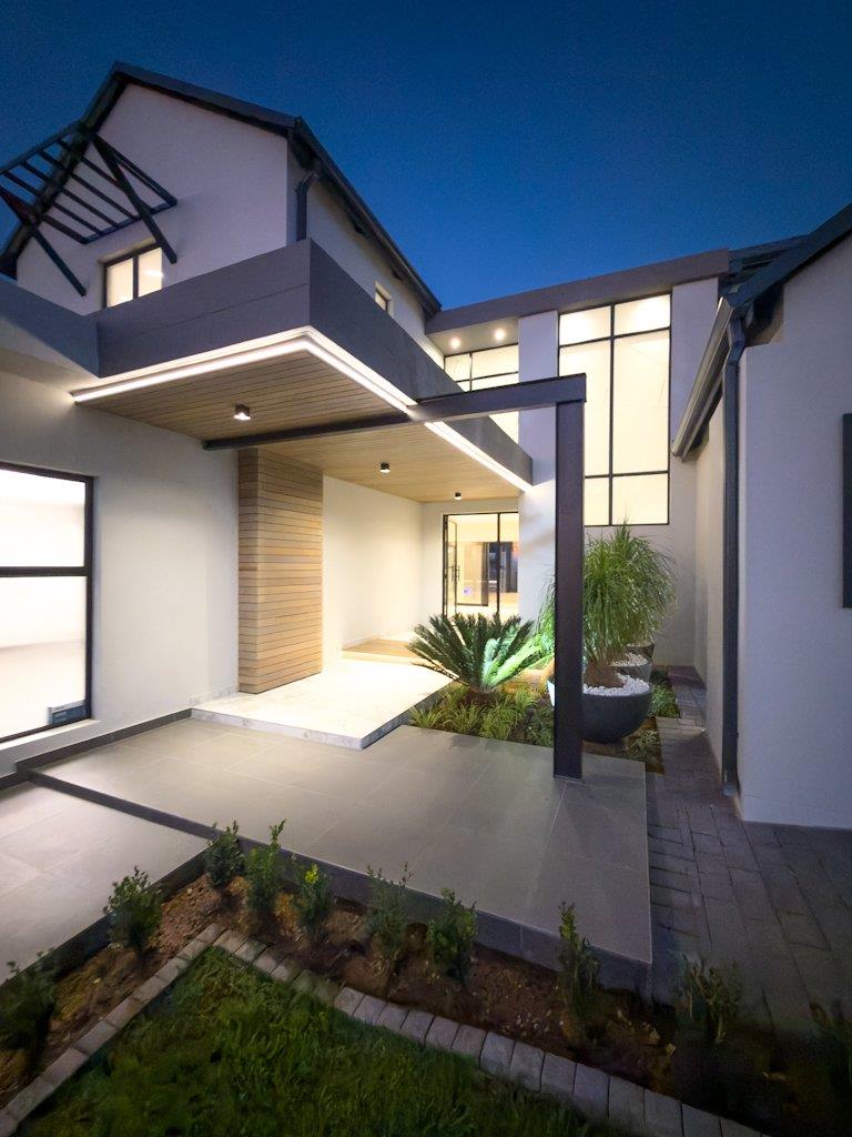 5 Bedroom Property for Sale in Midstream Estate Gauteng