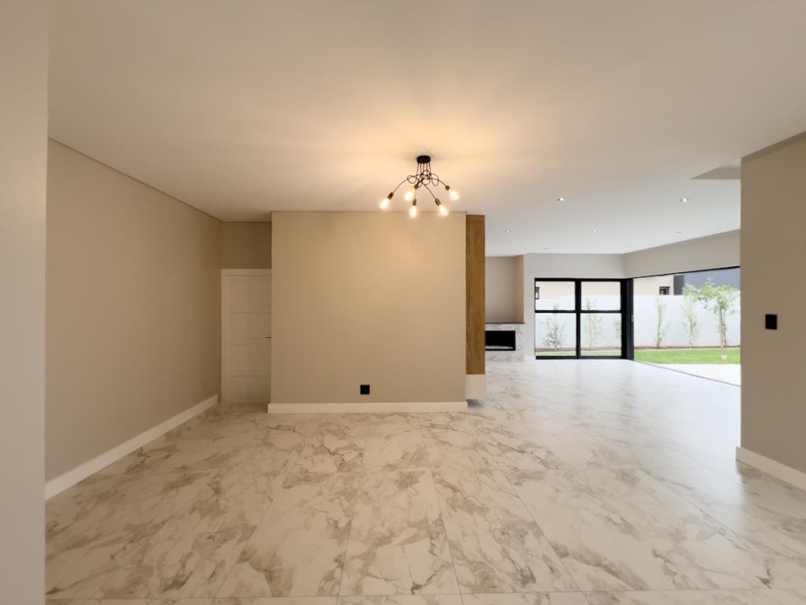 5 Bedroom Property for Sale in Midstream Estate Gauteng