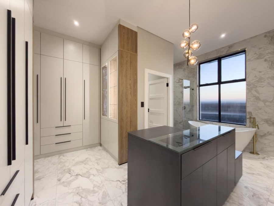 5 Bedroom Property for Sale in Midstream Estate Gauteng
