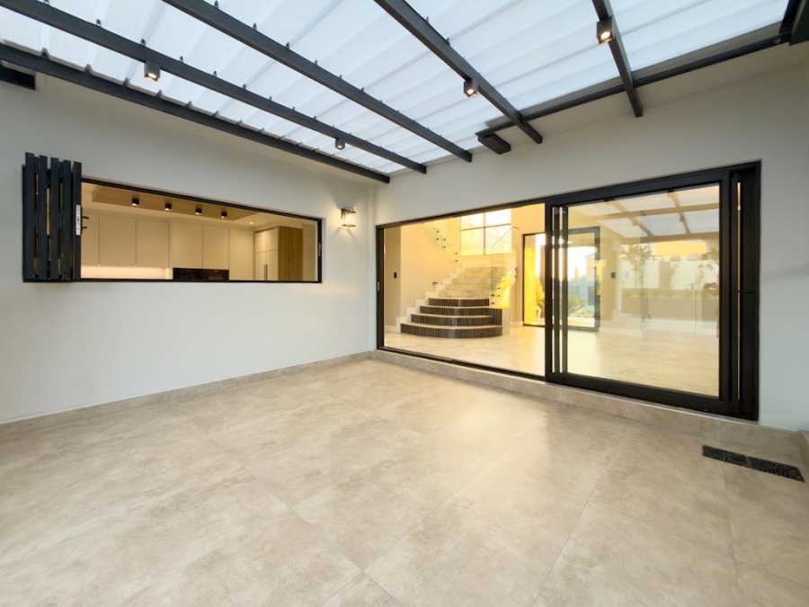 5 Bedroom Property for Sale in Midstream Estate Gauteng