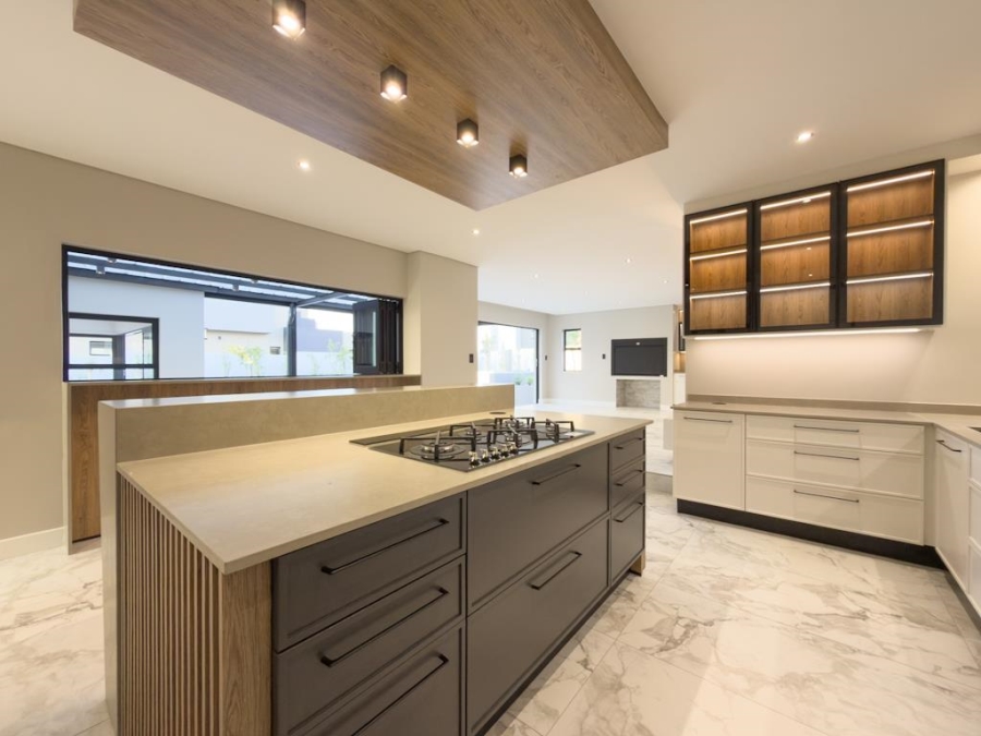 5 Bedroom Property for Sale in Midstream Estate Gauteng