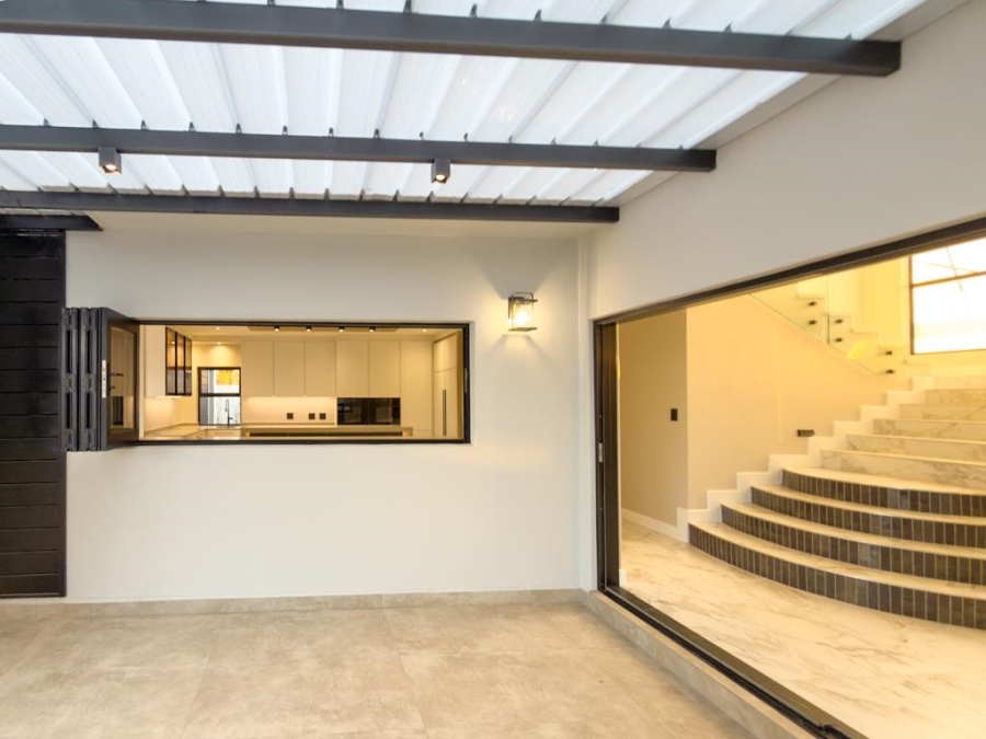 5 Bedroom Property for Sale in Midstream Estate Gauteng