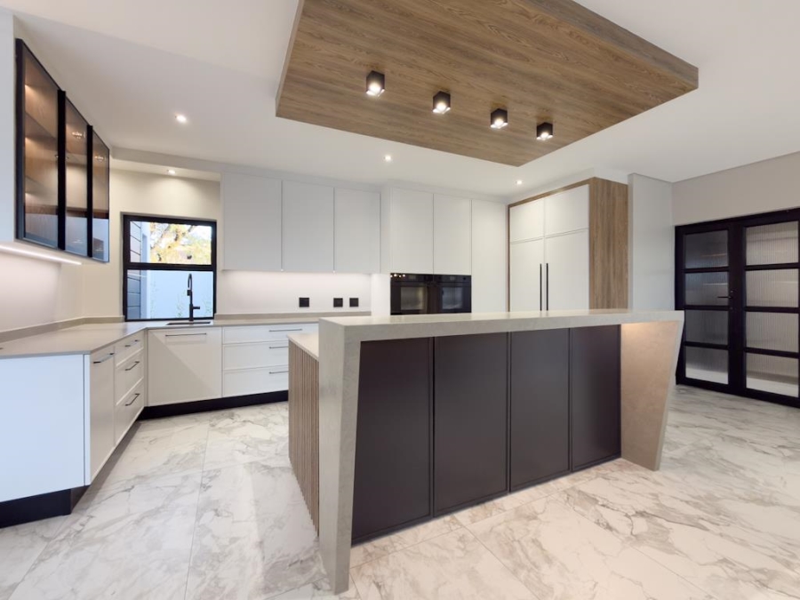 5 Bedroom Property for Sale in Midstream Estate Gauteng