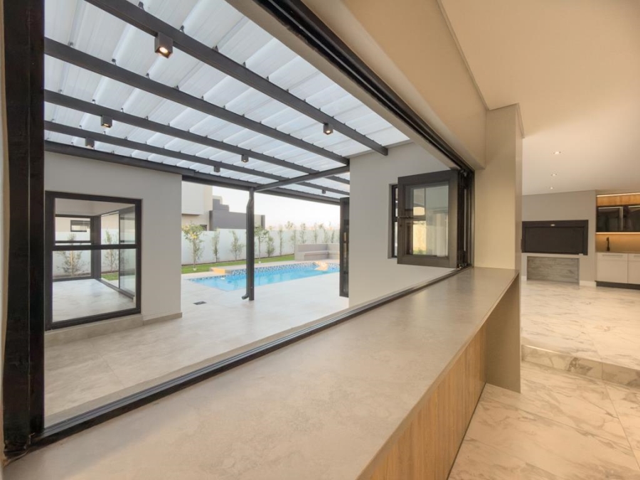 5 Bedroom Property for Sale in Midstream Estate Gauteng