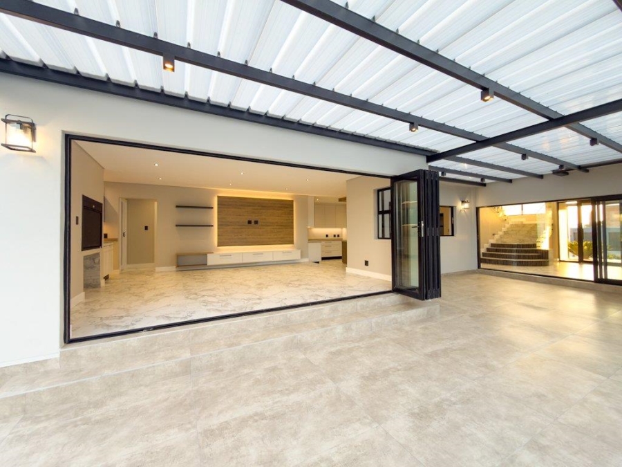 5 Bedroom Property for Sale in Midstream Estate Gauteng