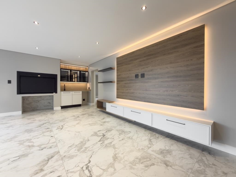 5 Bedroom Property for Sale in Midstream Estate Gauteng