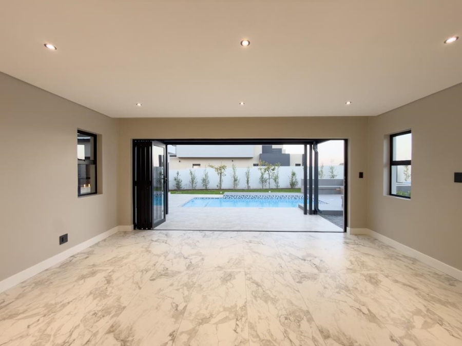 5 Bedroom Property for Sale in Midstream Estate Gauteng
