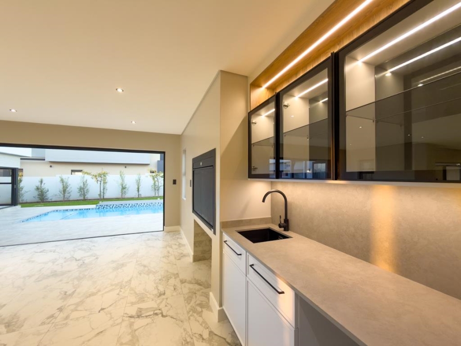 5 Bedroom Property for Sale in Midstream Estate Gauteng