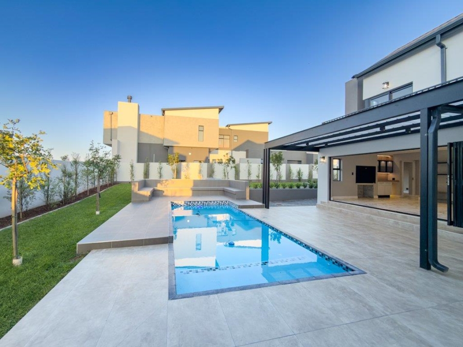 5 Bedroom Property for Sale in Midstream Estate Gauteng