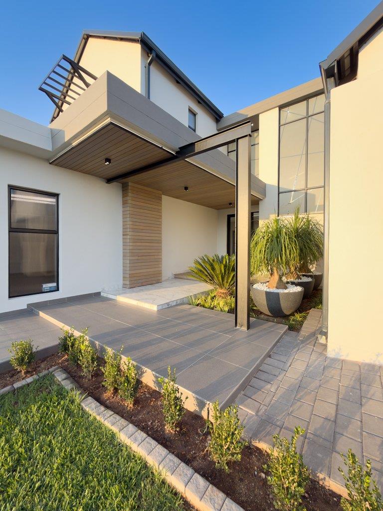 5 Bedroom Property for Sale in Midstream Estate Gauteng