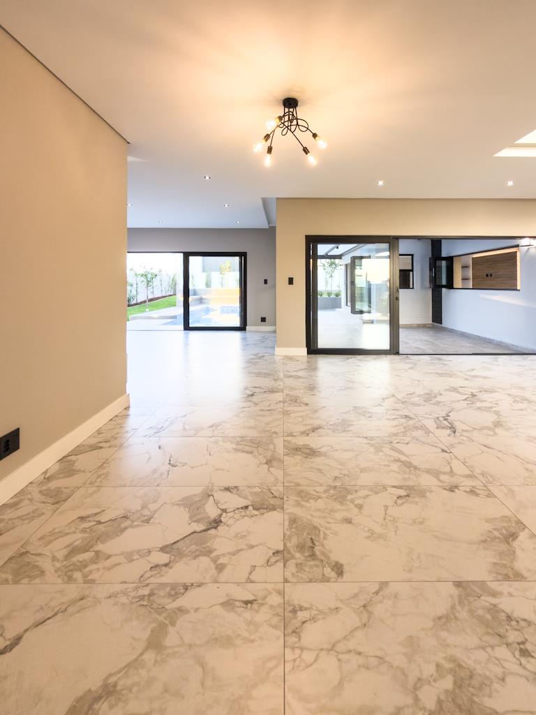5 Bedroom Property for Sale in Midstream Estate Gauteng