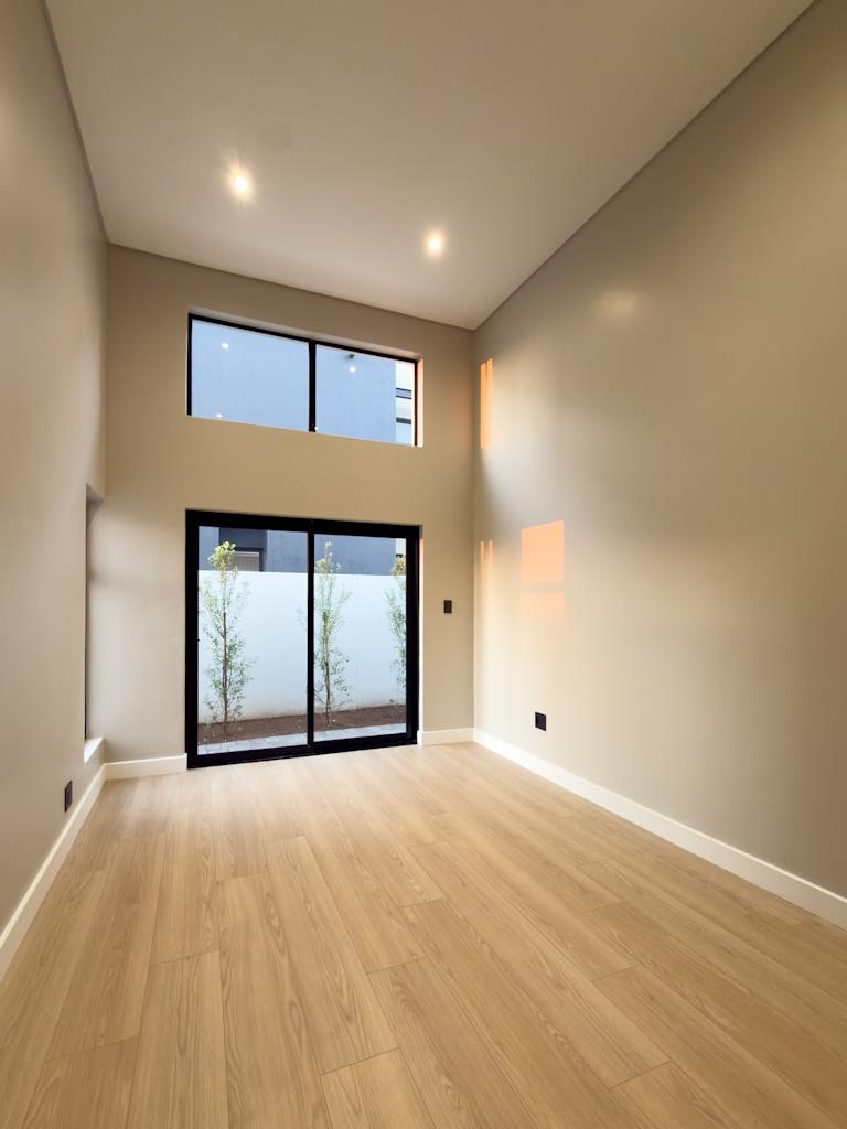 5 Bedroom Property for Sale in Midstream Estate Gauteng