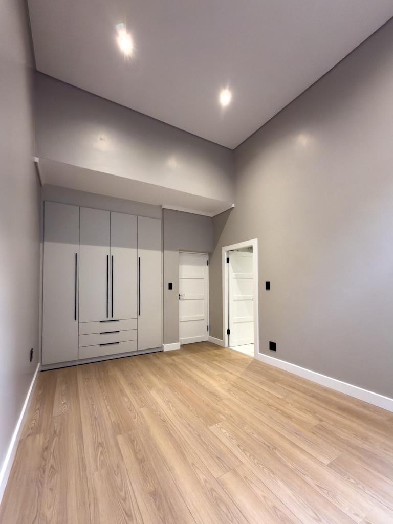 5 Bedroom Property for Sale in Midstream Estate Gauteng