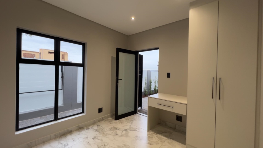 5 Bedroom Property for Sale in Midstream Estate Gauteng