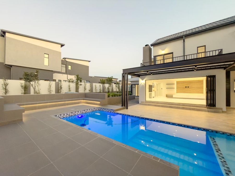 5 Bedroom Property for Sale in Midstream Estate Gauteng