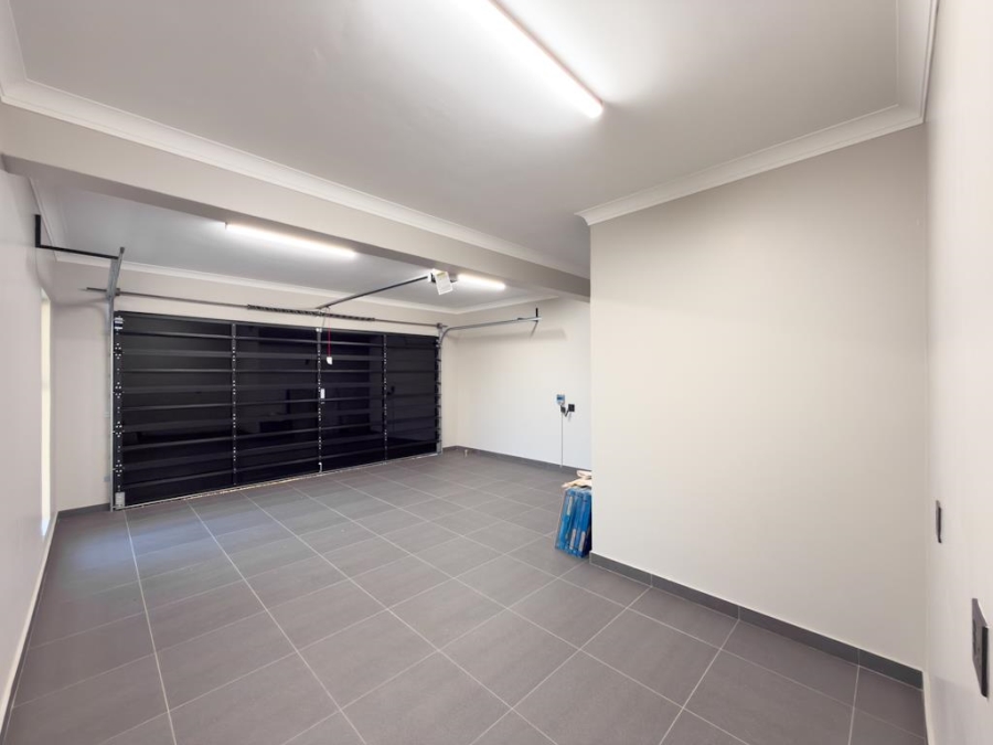 5 Bedroom Property for Sale in Midstream Estate Gauteng