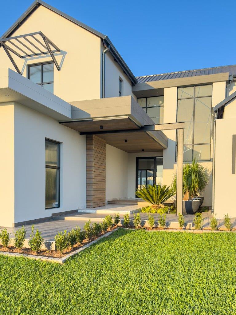 5 Bedroom Property for Sale in Midstream Estate Gauteng