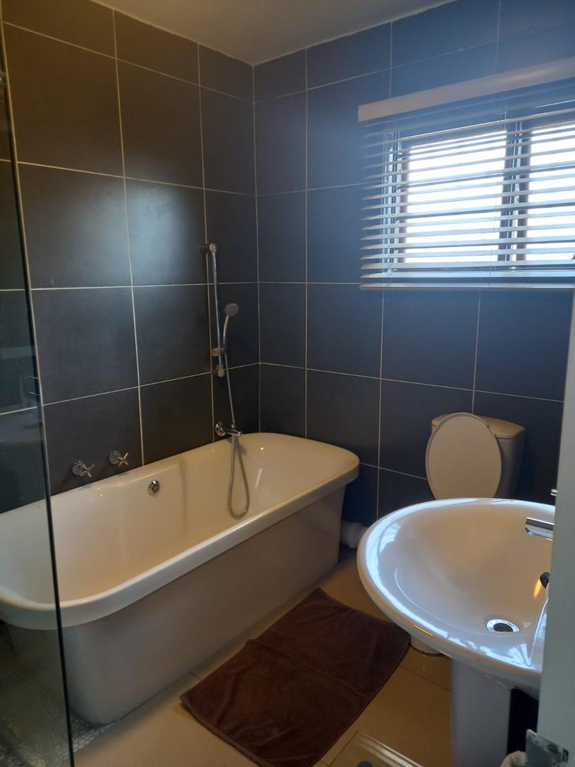 1 Bedroom Property for Sale in Morningside Gauteng