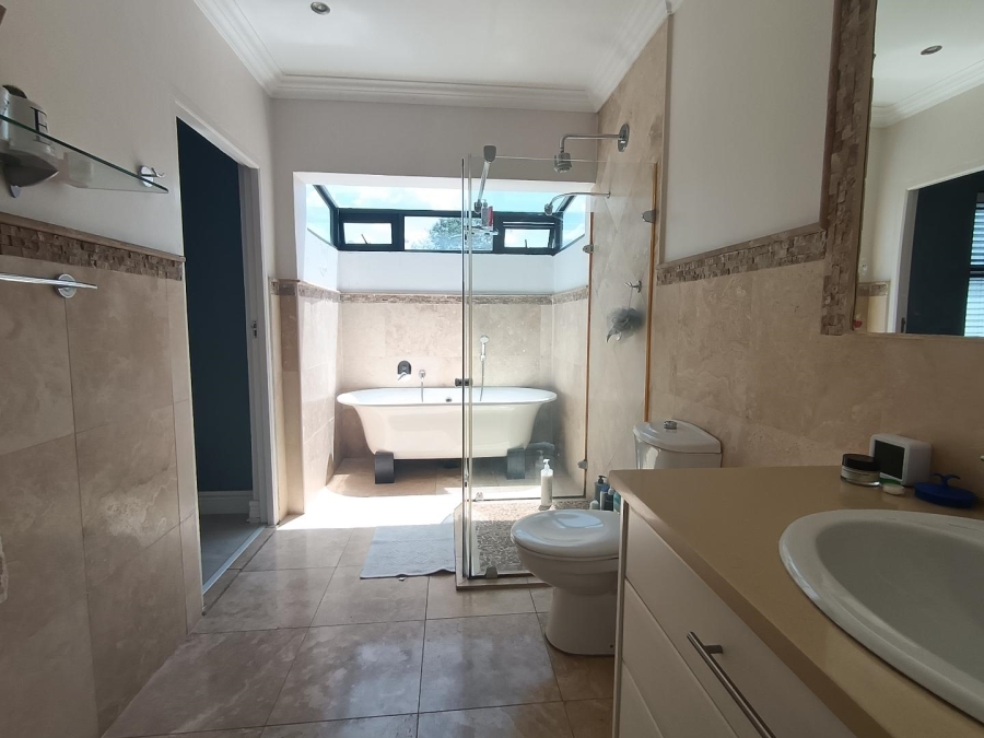 5 Bedroom Property for Sale in Melrose Gauteng